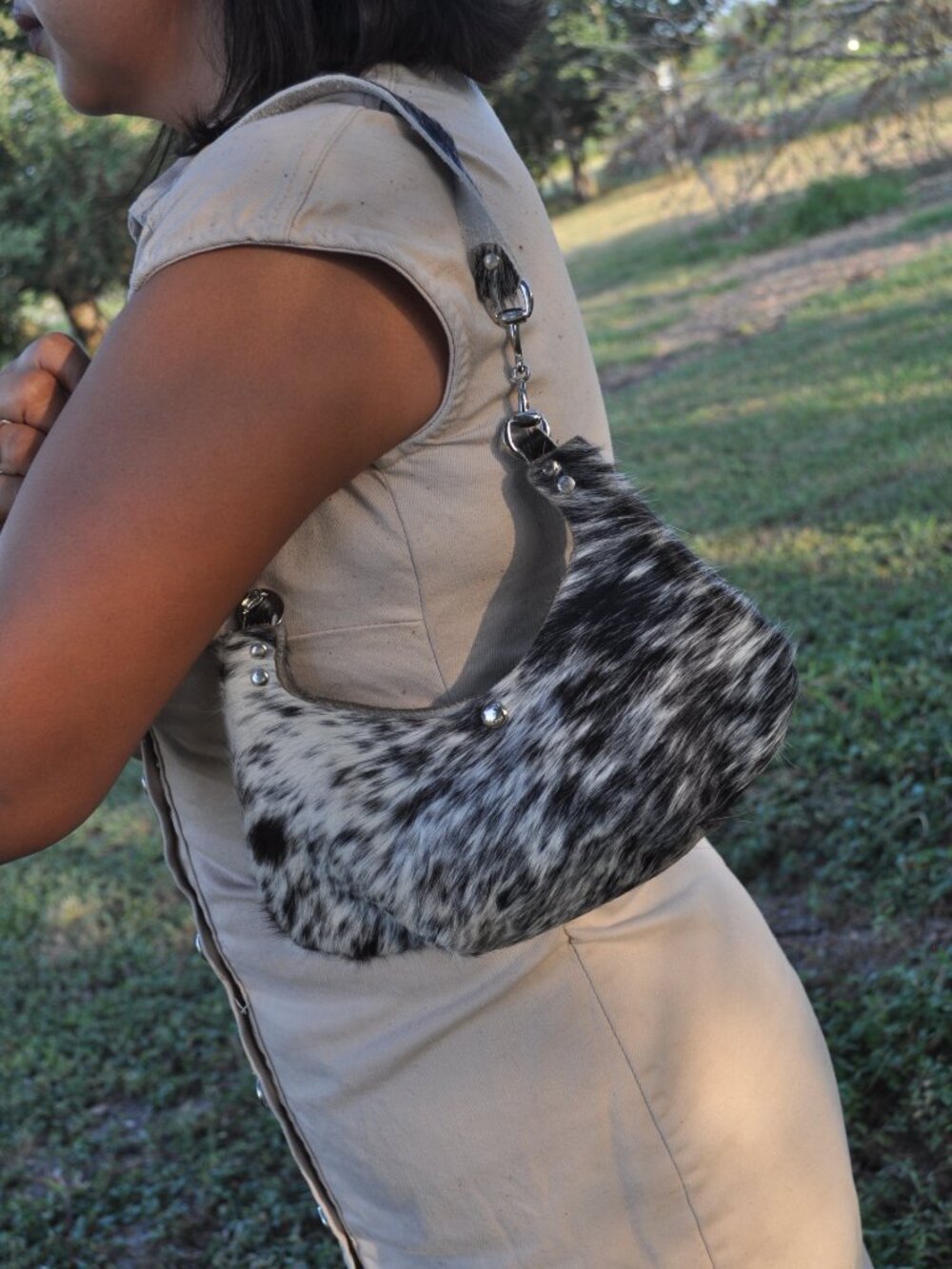 🖤🤍 Handmade "Cookies & Cream" Cowhide Purse | Genuine Leather | One of a Kind - Picture 5 of 6